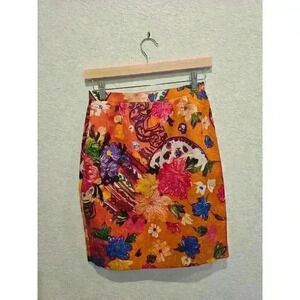 Vintage Floral silk skirt. SZ 6 Carolina Herrera vibes, farm rio vibe.